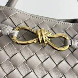 Picture of Bottega Veneta Handbags _SKUfw201146508fw